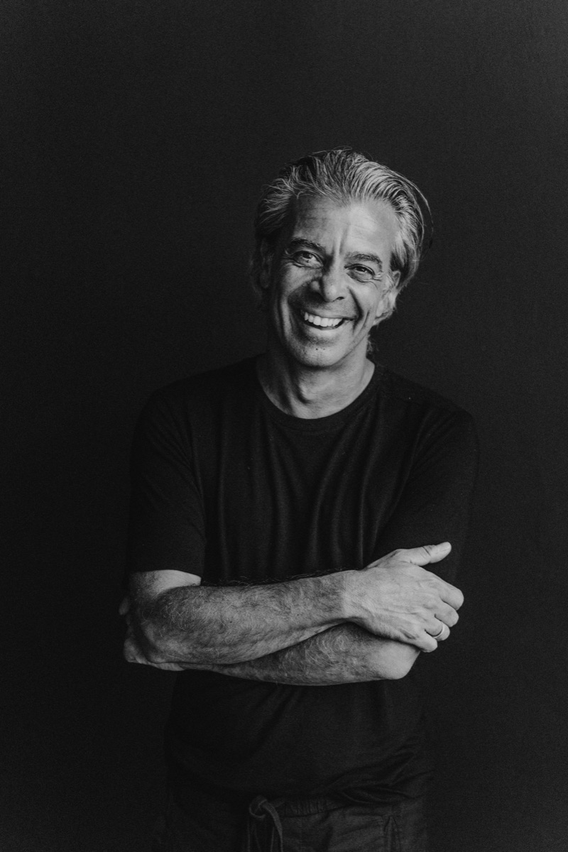 Walid Arfush — studio portrait, arms crossed